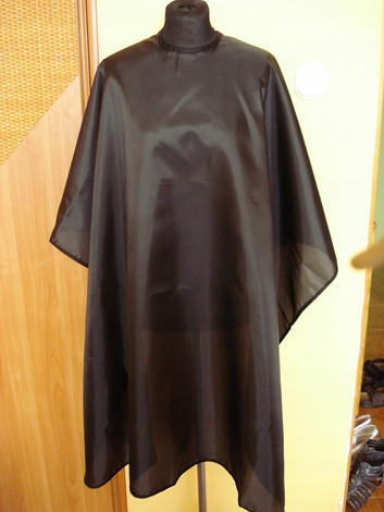 Peleryna Fryzjerska Długa z Zapięciem na Troki Czarna Wodoodporna 120X145