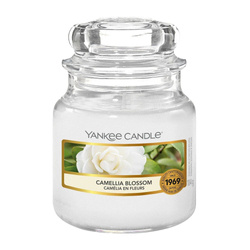 Yankee Candle Mała Świeca Zapachowa Camellia Blossom, Zapach Kamelii, 104g